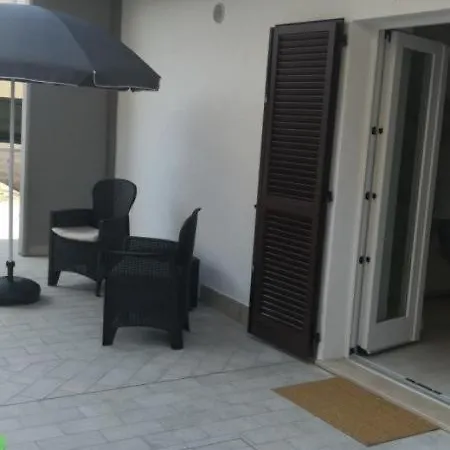 Grazioso Bilocale Al Mare Apartamento